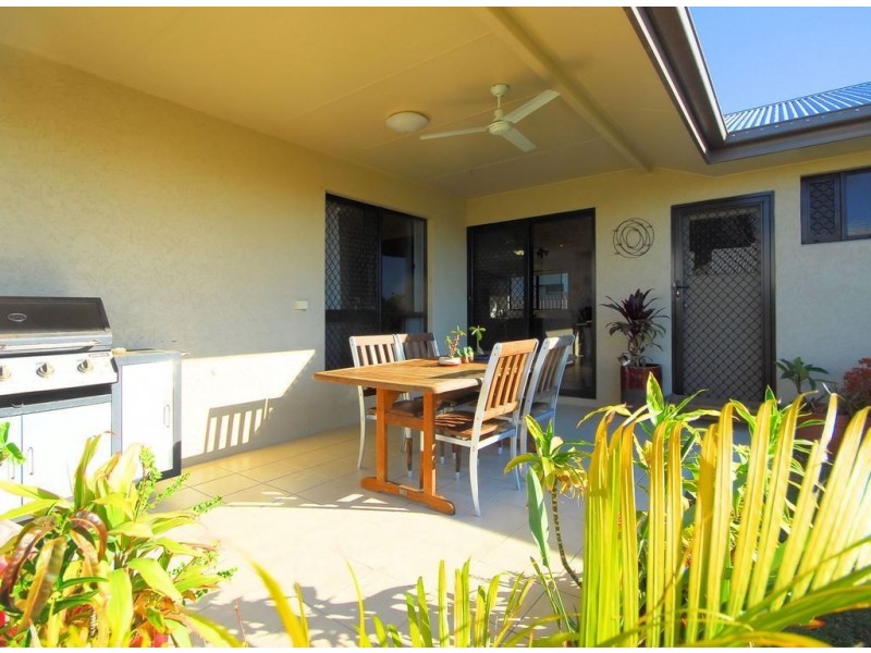 9 Mentmore Court, Bushland Beach QLD 4818