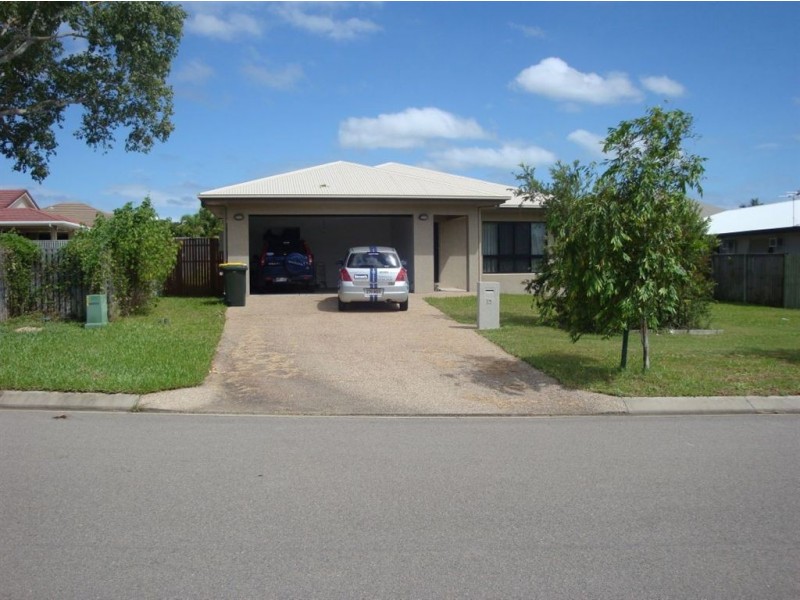 15 Ugarte Street, Bushland Beach QLD 4818