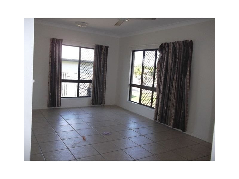 15 Ugarte Street, Bushland Beach QLD 4818