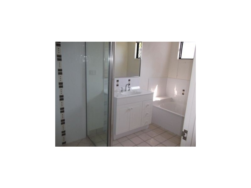 15 Ugarte Street, Bushland Beach QLD 4818