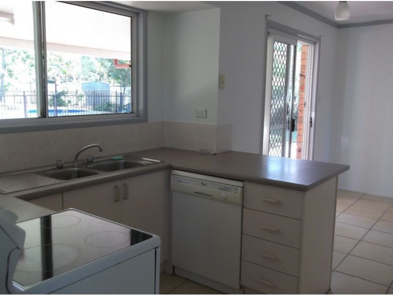 19 Mostyn Cres, Bushland Beach QLD 4818