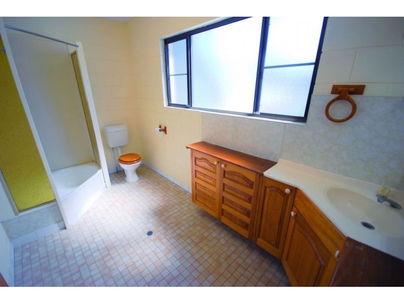 11 Balsam Court, Bushland Beach QLD 4818