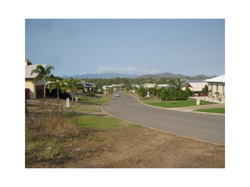 20 Minstrel Court, Bushland Beach QLD 4818