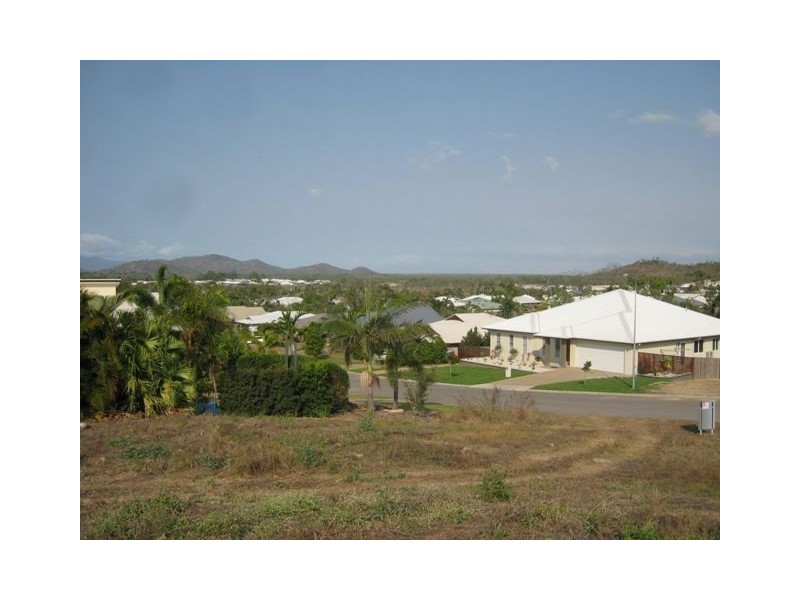 20 Minstrel Court, Bushland Beach QLD 4818