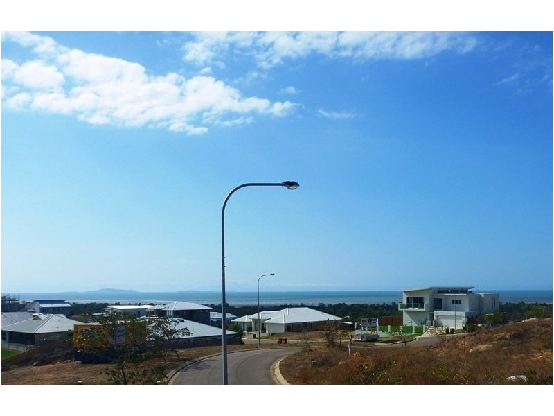 11 Chilott Court, Bushland Beach QLD 4818