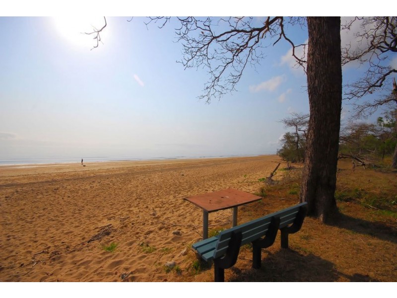 5 The Esplanade, Balgal Beach QLD 4816