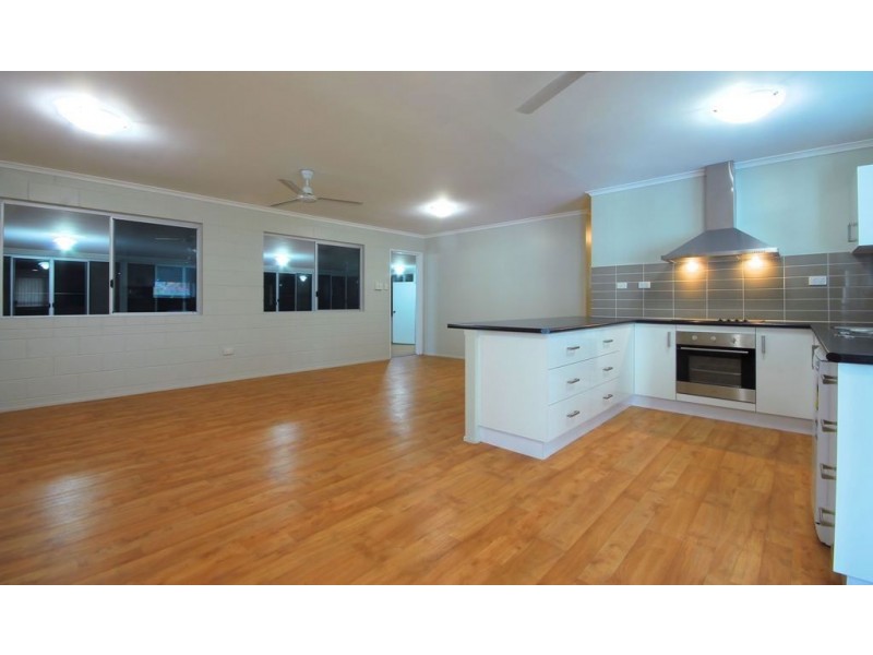5 The Esplanade, Balgal Beach QLD 4816