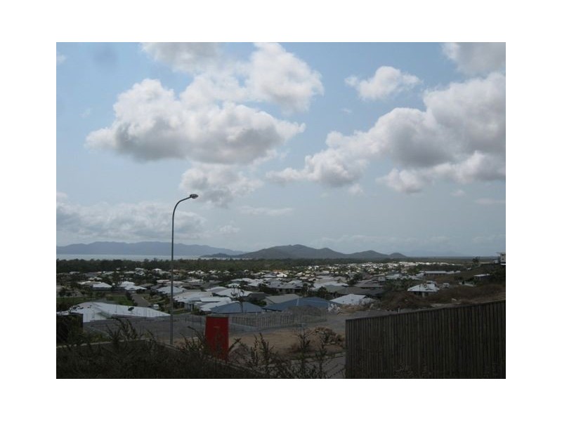23 Cashell Crescent, Bushland Beach QLD 4818