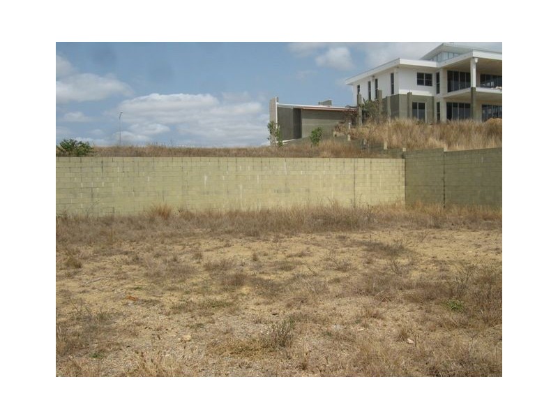 23 Cashell Crescent, Bushland Beach QLD 4818