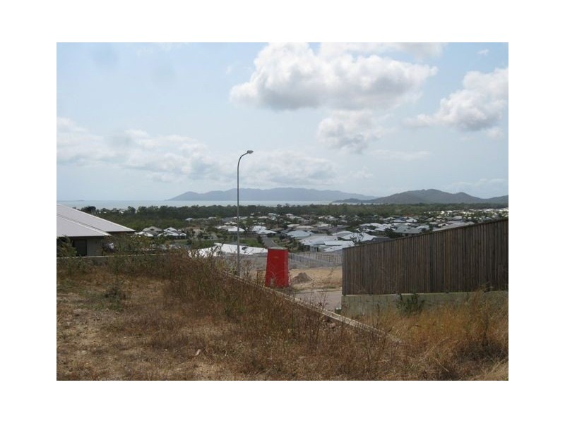 23 Cashell Crescent, Bushland Beach QLD 4818