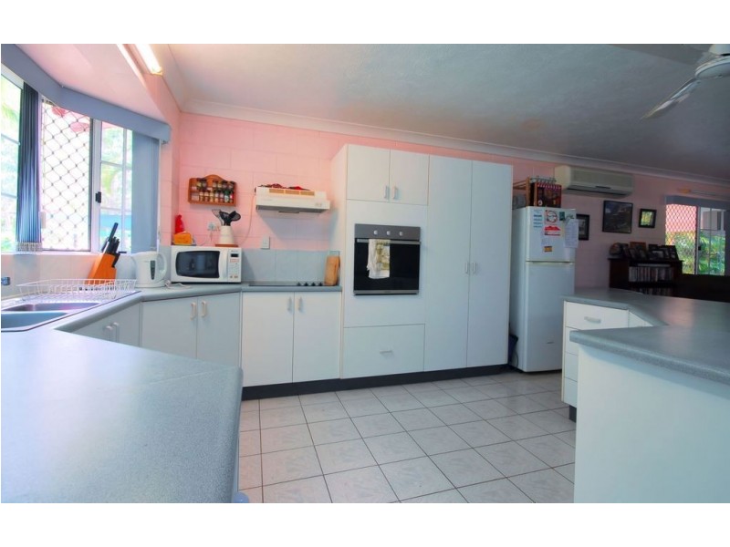 90 Coutts Drive, Bushland Beach QLD 4818