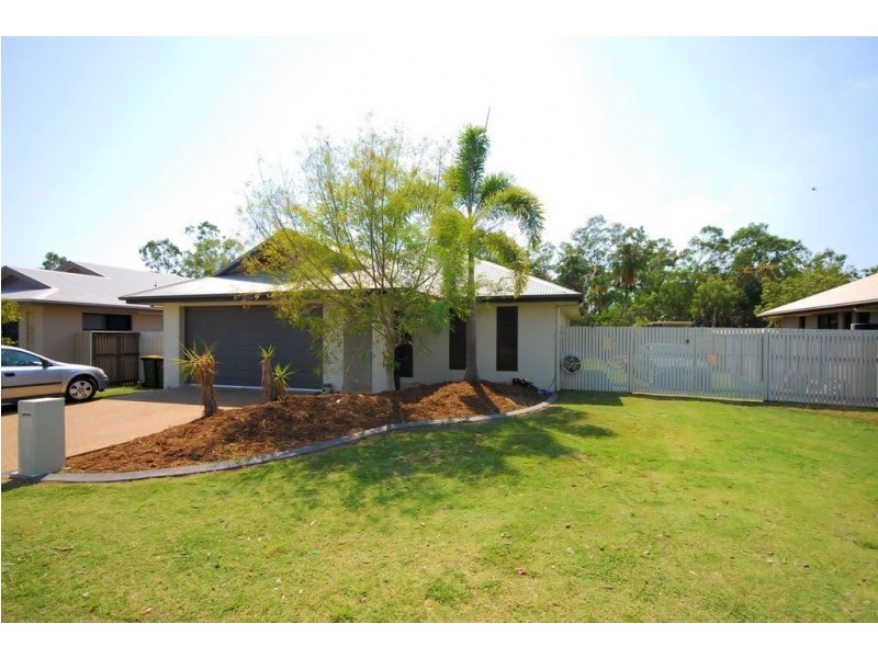 8 Coolaree Drive, Bushland Beach QLD 4818