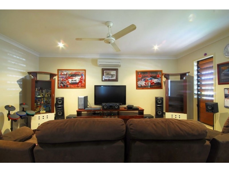 8 Coolaree Drive, Bushland Beach QLD 4818