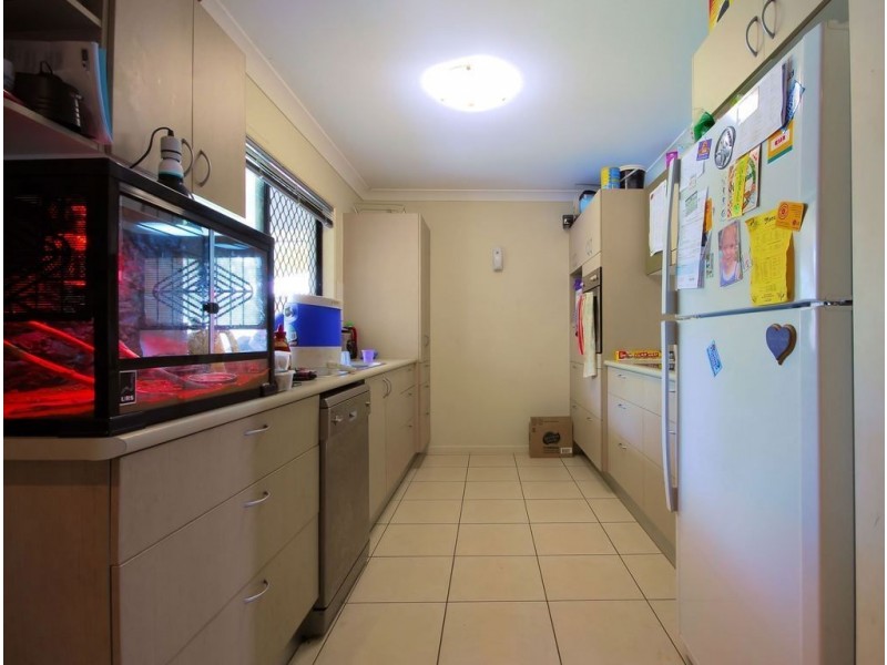 8 Coolaree Drive, Bushland Beach QLD 4818