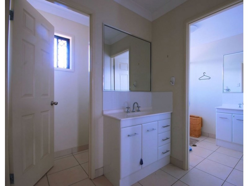 8 Coolaree Drive, Bushland Beach QLD 4818