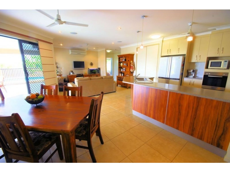 29 Dungurra Place, Bushland Beach QLD 4818
