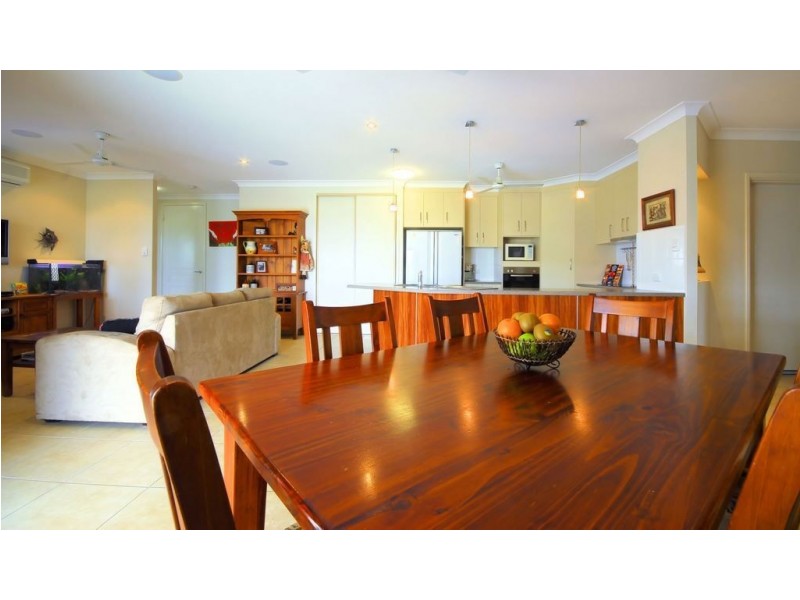 29 Dungurra Place, Bushland Beach QLD 4818