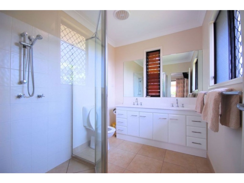 29 Dungurra Place, Bushland Beach QLD 4818