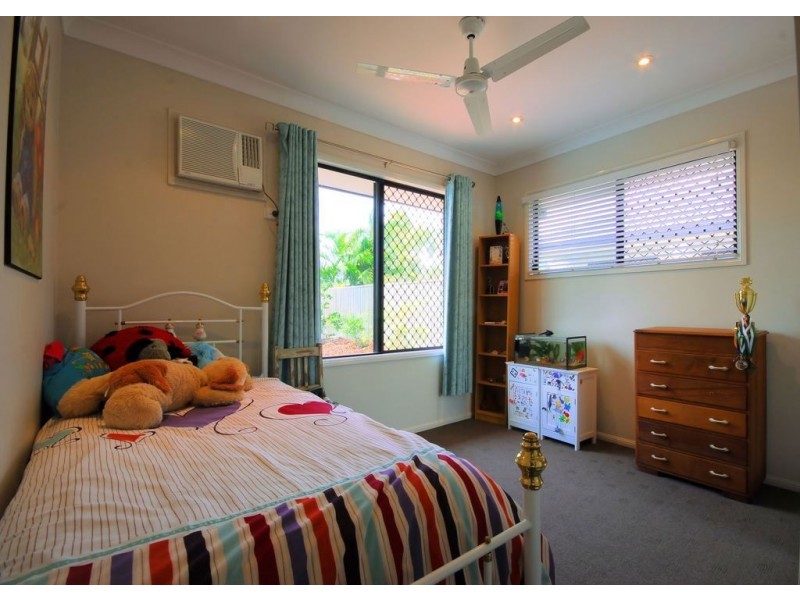 29 Dungurra Place, Bushland Beach QLD 4818