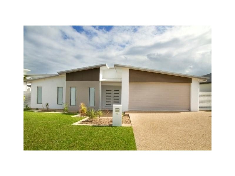 10 Hillock Crescent, Bushland Beach QLD 4818
