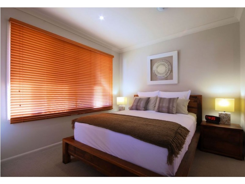 24 Bluff Street, Bushland Beach QLD 4818