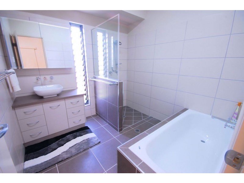 17 Yamacutta Court, Burdell QLD 4818