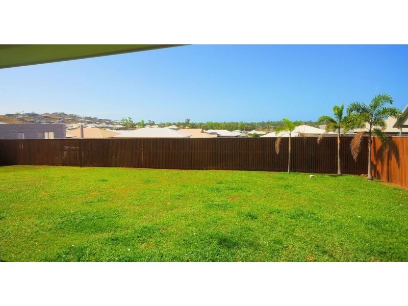 9 Yanooa Court, Bushland Beach QLD 4818