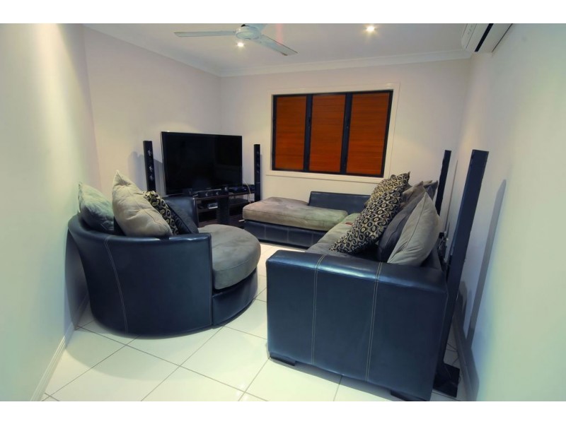 9 Yanooa Court, Bushland Beach QLD 4818