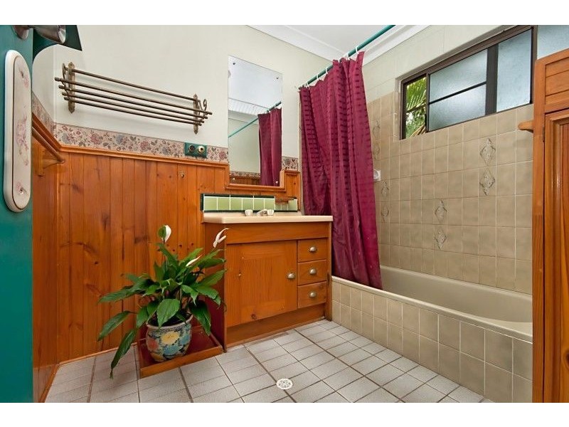 1 Beech Court, Bushland Beach QLD 4818