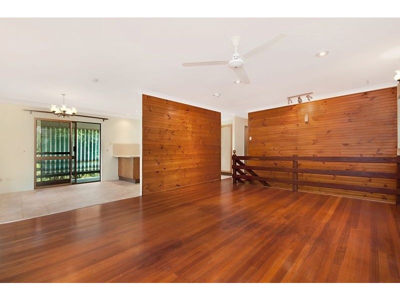 1 Beech Court, Bushland Beach QLD 4818