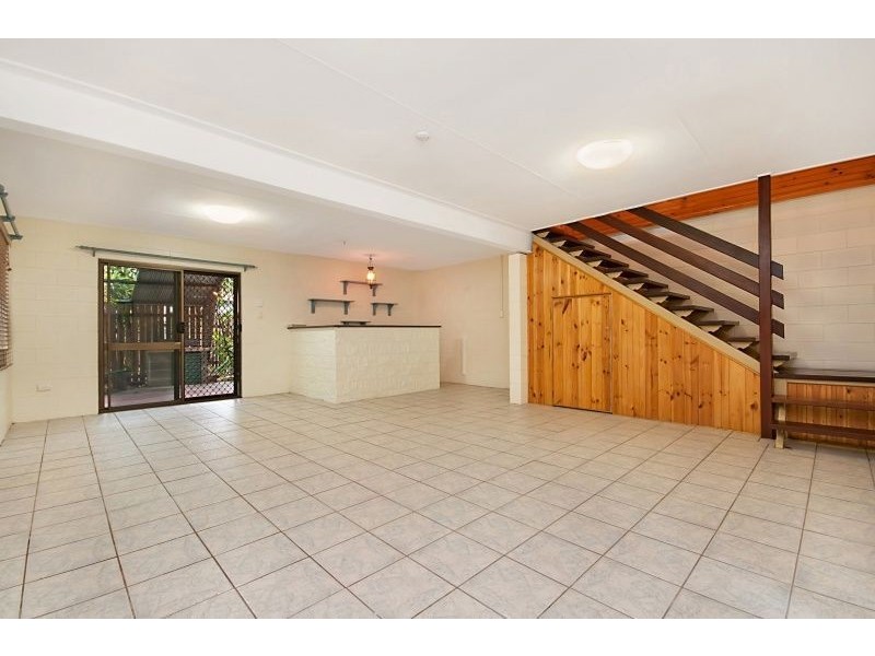 1 Beech Court, Bushland Beach QLD 4818