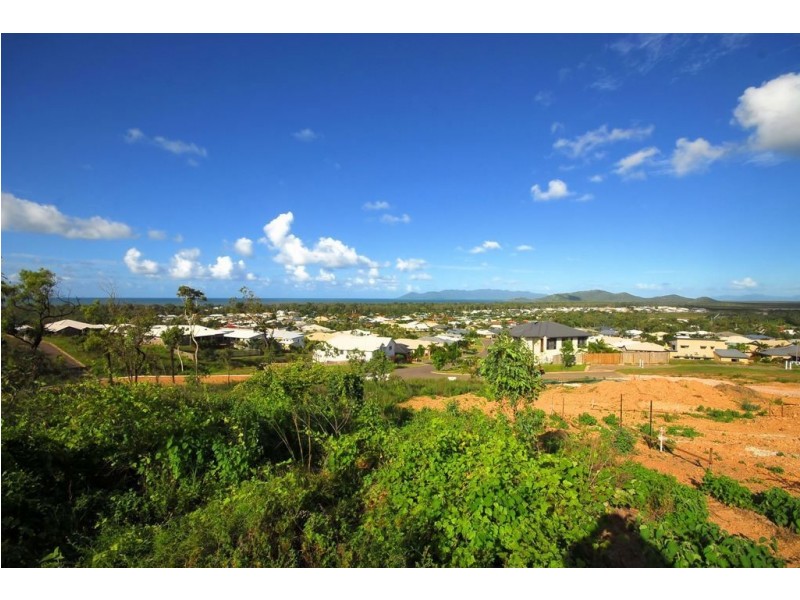 19 Genesta Court, Bushland Beach QLD 4818