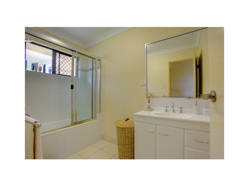 24 Kinnardy Street, Burdell QLD 4818