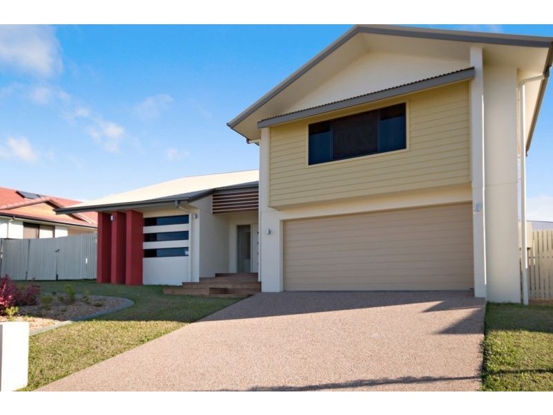 18 Shutehaven Cct, Bushland Beach QLD 4818