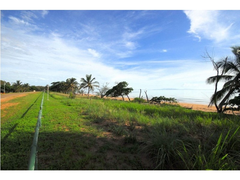55 The Esplanade, Balgal Beach QLD 4816