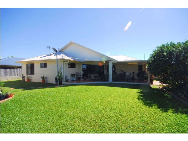 8 Seabrook Circuit, Bushland Beach QLD 4818