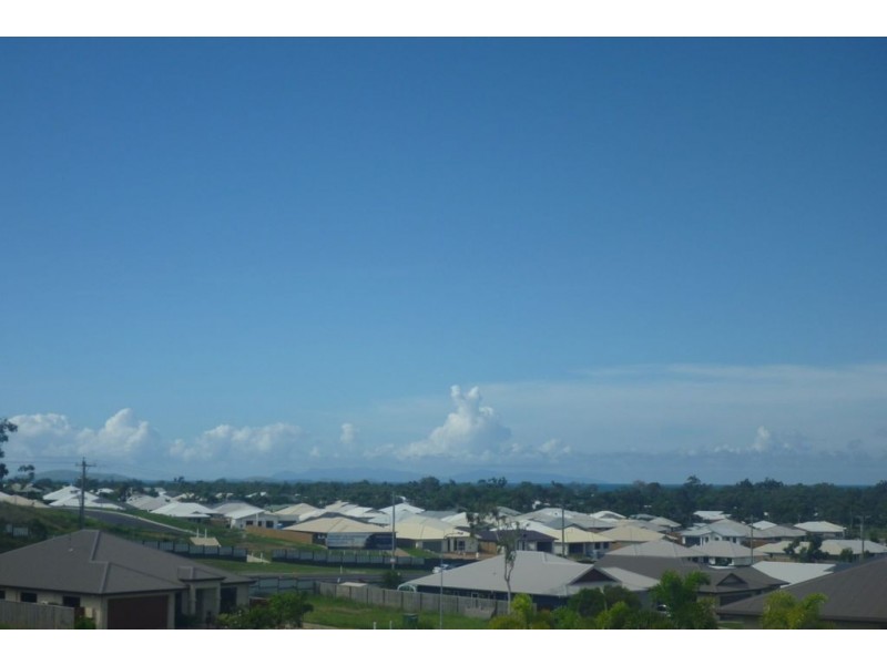 16 Deedes Crescent, Bushland Beach QLD 4818