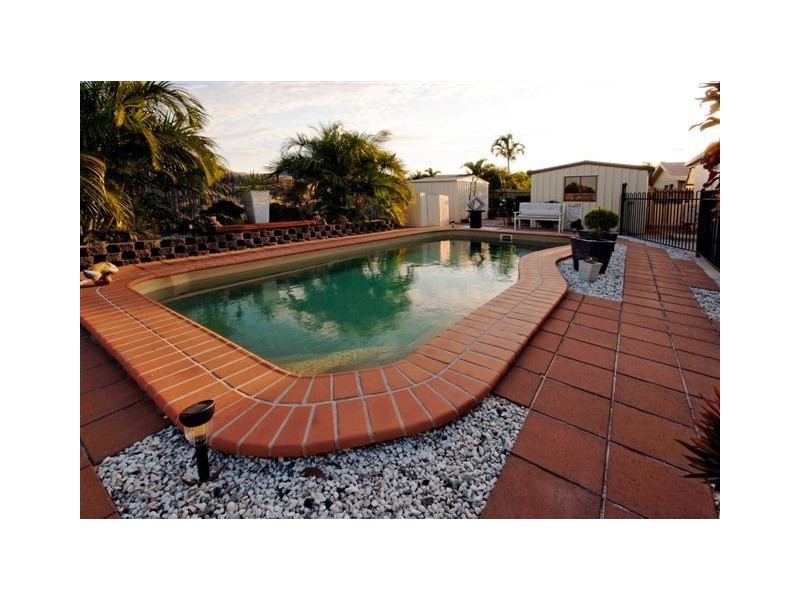 27 Squires Crescent, Kirwan QLD 4817