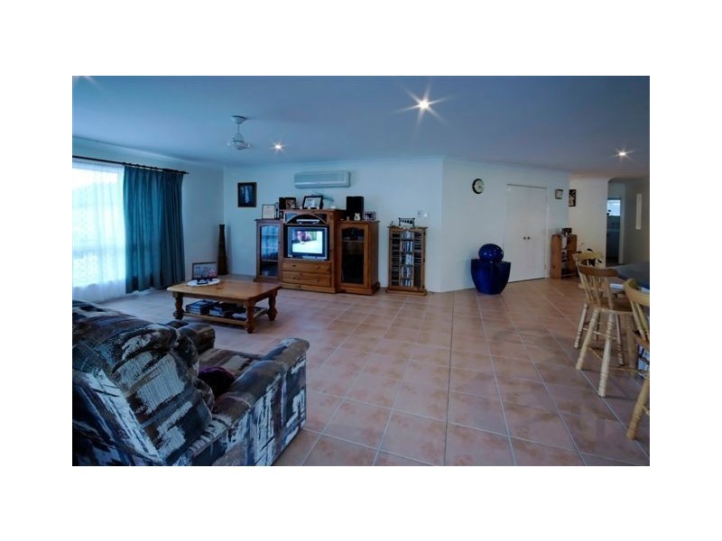 27 Squires Crescent, Kirwan QLD 4817