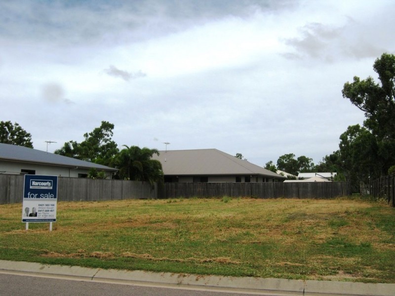 18 Margarita Ave, Bushland Beach QLD 4818