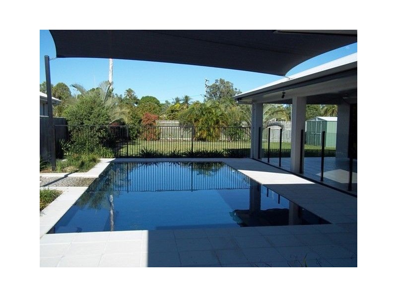 4 Marita Court, Bushland Beach QLD 4818