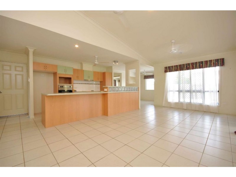4 Marita Court, Bushland Beach QLD 4818