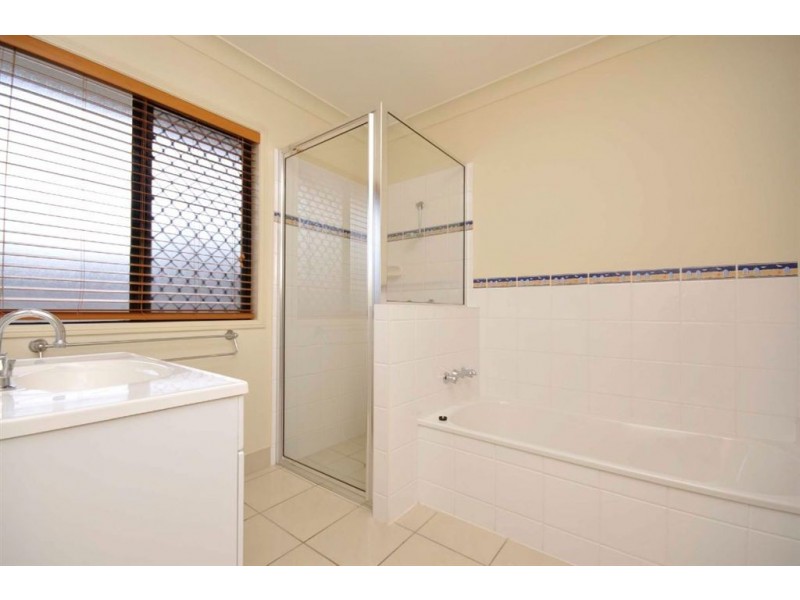 4 Marita Court, Bushland Beach QLD 4818