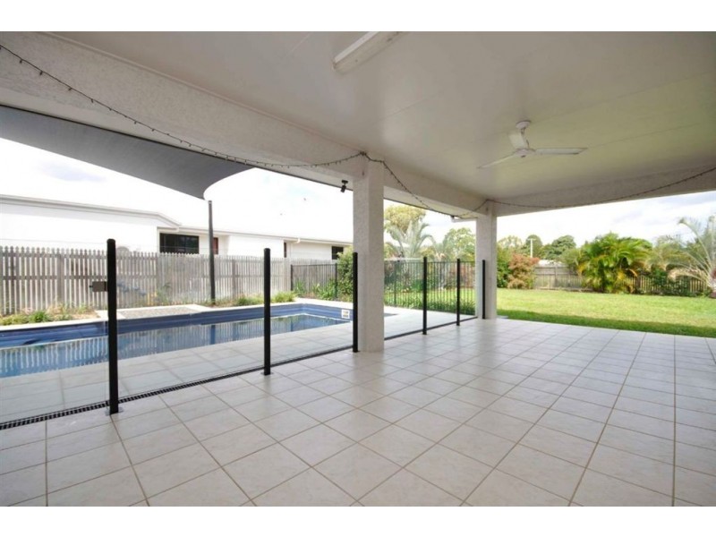 4 Marita Court, Bushland Beach QLD 4818