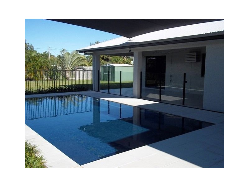 4 Marita Court, Bushland Beach QLD 4818