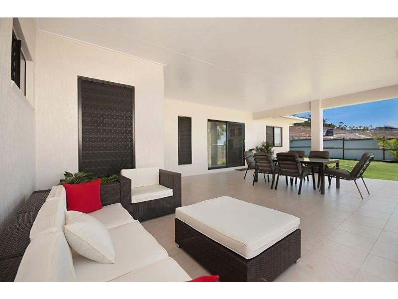 7 Deedes Crescent, Bushland Beach QLD 4818