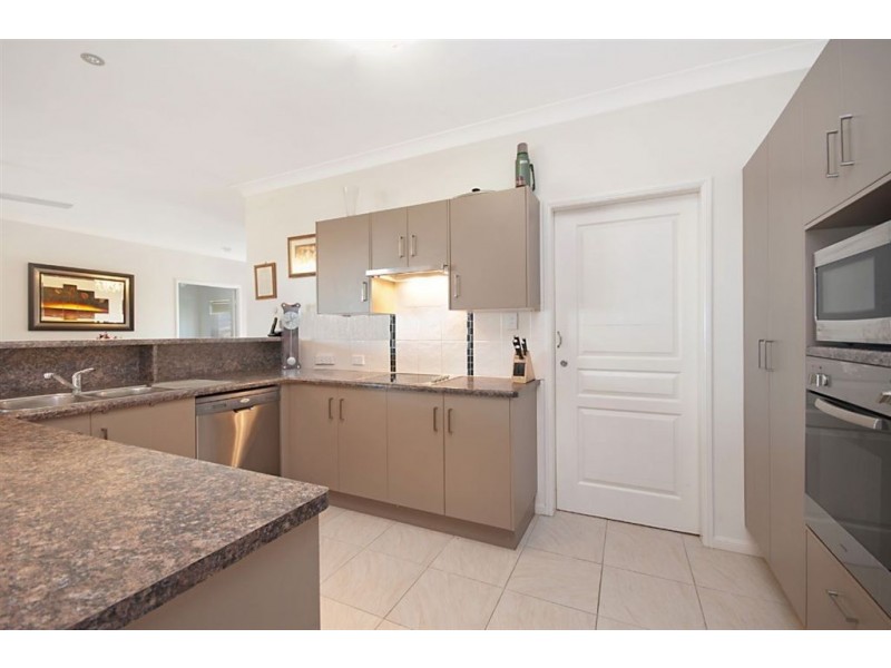 7 Deedes Crescent, Bushland Beach QLD 4818