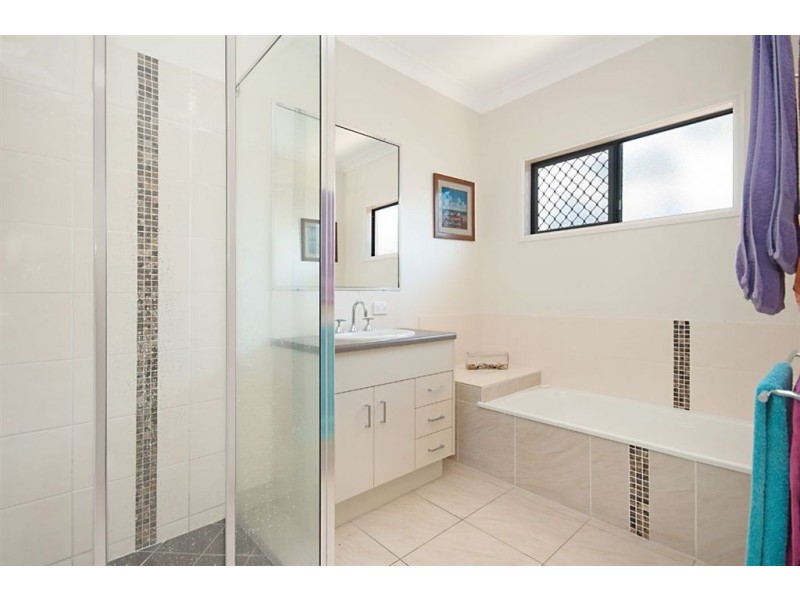 7 Deedes Crescent, Bushland Beach QLD 4818