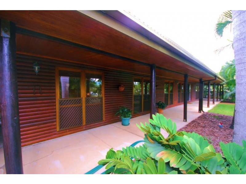 4 Fuchsia Court, Bushland Beach QLD 4818