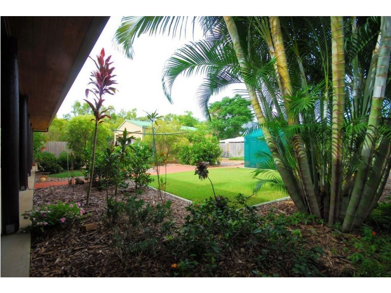 4 Fuchsia Court, Bushland Beach QLD 4818